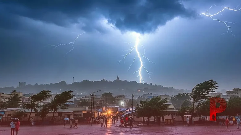 झारखंड में मानसून की धुआंधार वापसी: रांची और देवघर समेत 12 जिलों में भारी बारिश और वज्रपात का अलर्ट, जानें अपने इलाके का हाल