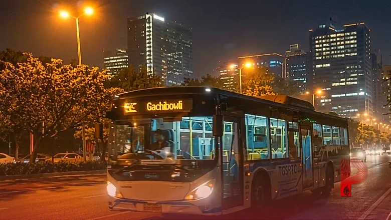 हैदराबाद में देर रात का सफर हुआ आसान, सड़कों पर उतरीं TGSRTC की नाइट बसें
