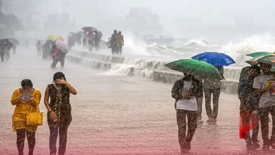 देश के 18 राज्यों पर मंडराया संकट: भारी बारिश और बाढ़ का अलर्ट, जानें आपके इलाके का हाल