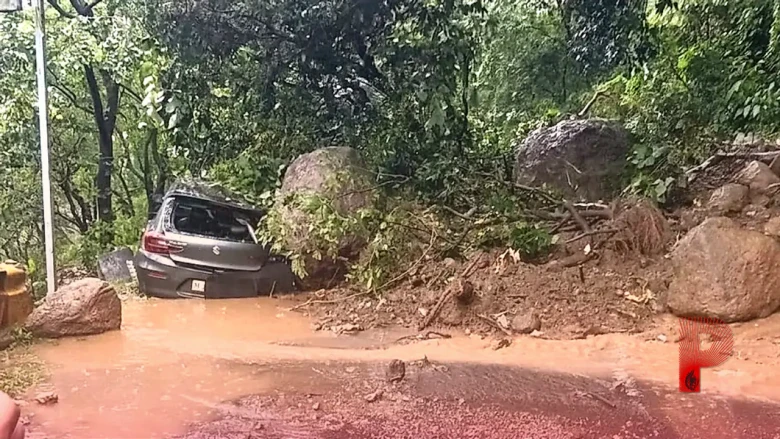 नैनीताल में बारिश का कहर: कहीं गाड़ियों पर गिरा मलबा तो कहीं थम गई जिंदगी, तस्वीरों में देखिए तबाही के निशान