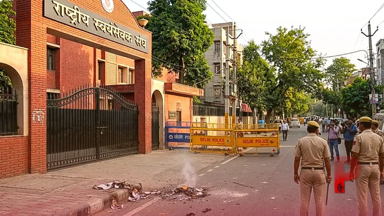 दिल्ली में बवाल: RSS मुख्यालय के बाहर मनुस्मृति जलाने पर कांग्रेस नेता उदित राज हिरासत में