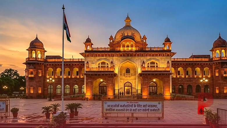 यूपी में आउटसोर्स कर्मचारियों के लिए नई व्यवस्था, कंपनियां मनमाने ढंग से नहीं हटा सकेंगी कर्मचारी