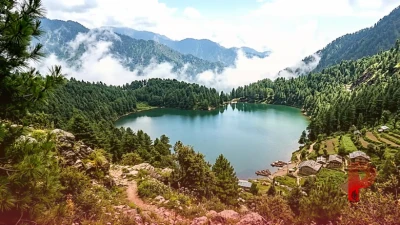 नैनीताल की भीड़भाड़ से दूर सुकून की नई तलाश: बादलों और जंगलों से घिरा हरीशताल, जहां दिल के आकार की झील जीत लेगी मन