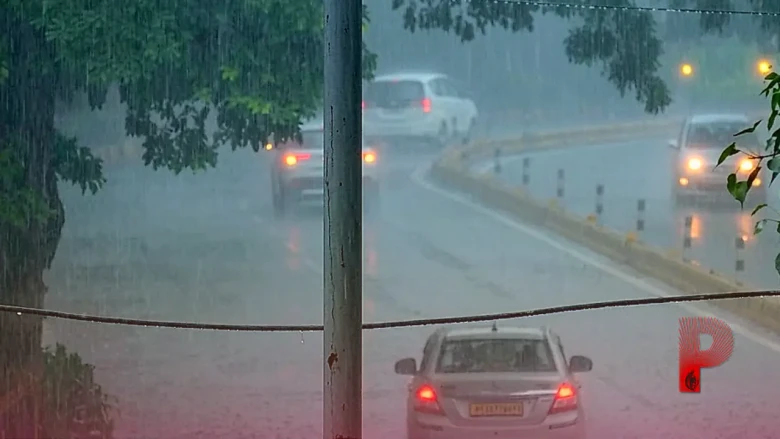 दिल्ली-एनसीआर में बदला मौसम का मिजाज, भारी बारिश को लेकर जारी हुआ येलो अलर्ट