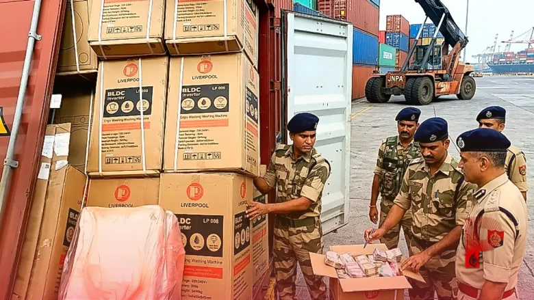 JNPA: बिना अलार्म और सिग्नल, CISF के जांबाज जवान की छठी इंद्री ने पकड़ी लाखों की तस्करी
