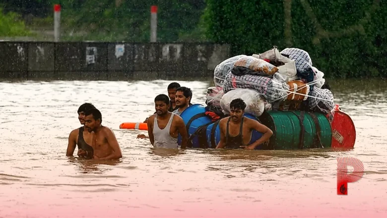 Aaj Ka Mausam: IMD की चेतावनी! अगले 7 दिनों तक तूफान का कहर, 60 KMPH की रफ्तार से चलेंगी हवाएं, दिल्ली से बिहार तक भारी बारिश का अलर्ट