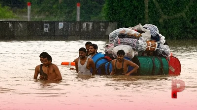 Aaj Ka Mausam: IMD की चेतावनी! अगले 7 दिनों तक तूफान का कहर, 60 KMPH की रफ्तार से चलेंगी हवाएं, दिल्ली से बिहार तक भारी बारिश का अलर्ट