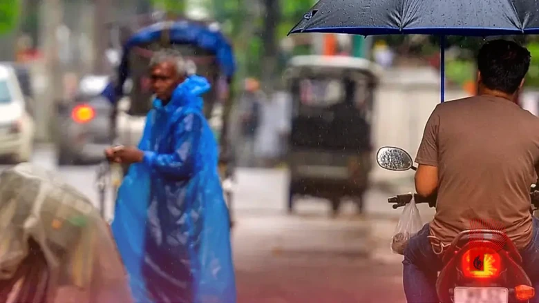देश भर में मौसम का मिजाज बदला, दिल्ली से लेकर बिहार तक भारी बारिश का अलर्ट जारी