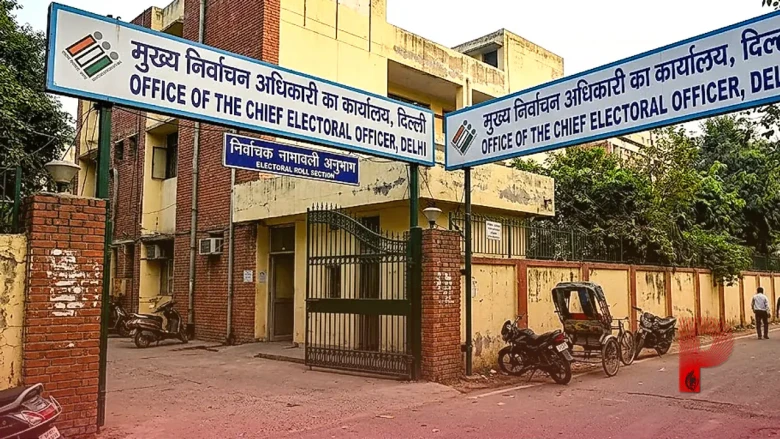 राघव चड्ढा का नाम दिल्ली की वोटर लिस्ट में जुड़ने पर छिड़ा घमासान, AAP ने चुनाव आयोग की कार्यप्रणाली पर उठाए गंभीर सवाल