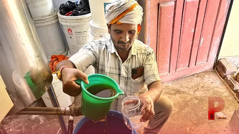 गोंडा: बिना नौकरी और बड़ी पूंजी के मधुमक्खी पालन से रामशंकर ने बदला अपना भाग्य, सालाना लाखों की कमाई
