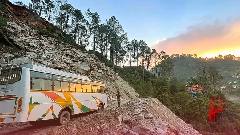 बागेश्वर: NH-109K पर भूस्खलन से आवाजाही ठप, जानें कौसानी और ग्वालदम जाने के सुरक्षित रास्ते