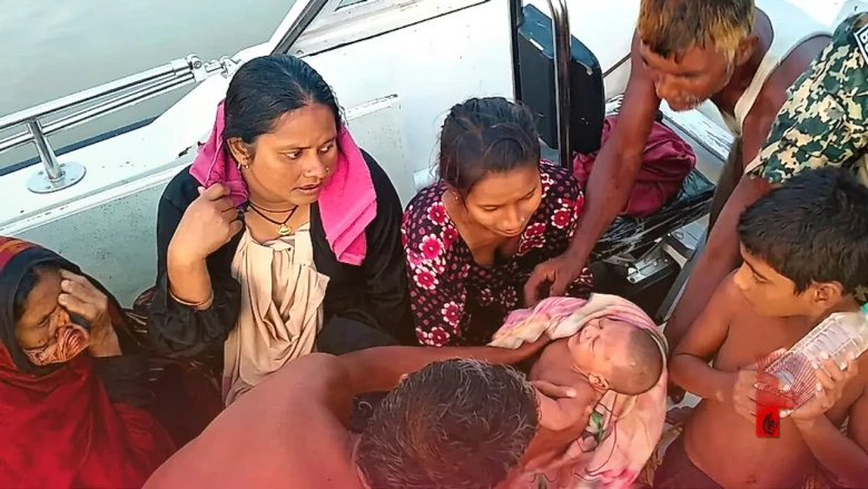 BSF का मानवीय चेहरा: पद्मा नदी में डूबे 10 बांग्लादेशियों को बचाया, 30 दिन के नवजात को दी नई जिंदगी