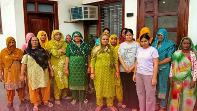 फरीदाबाद के साहूपुरा गांव में कुत्तों का खौफ, दो साल से परेशान ग्रामीणों को अब मिल रही जान से मारने और अपहरण की धमकियां