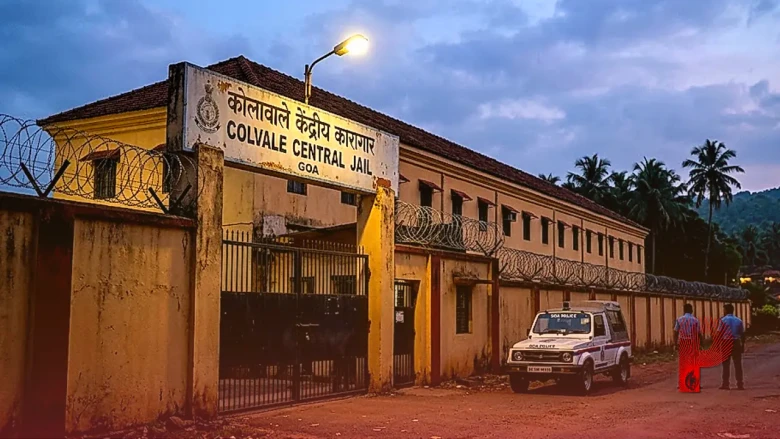 तरुण तेजपाल ने गोवा अदालत में किया आत्मसमर्पण, अब जेल में बीतेगी तहलका के पूर्व संपादक की रातें