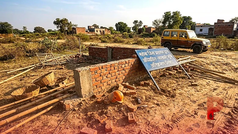 महोबा: सरकारी जमीन से कब्जा हटवाने गई टीम पर जानलेवा हमला, EO को पीट-पीटकर किया अधमरा