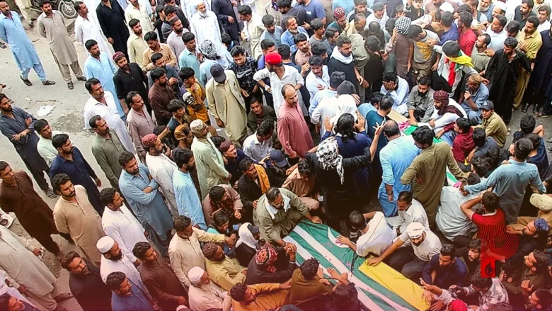 पाकिस्तान में मचे घमासान के बीच PoK में गूंज रहे भारत के नारे, क्या फिर से मात खाने की तैयारी में है पड़ोसी मुल्क?