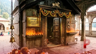 नैनीताल के नयना देवी मंदिर के गर्भगृह का अनोखा रहस्य, साल में सिर्फ एक बार इस खास परिवार को मिलती है अंदर जाने की अनुमति