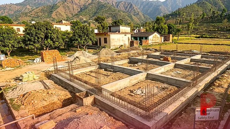 घर की नींव हो ऐसी कि भूकंप और बाढ़ भी न हिला सके, जानें निर्माण की सही तकनीक