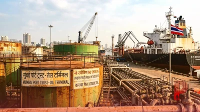 रूस से तेल व्यापार पर अमेरिका का बड़ा दांव, ट्रंप के नए कानून से भारत और चीन की बढ़ सकती हैं मुश्किलें