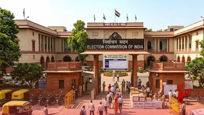 दिल्ली में चुनावी हलचल: मुख्यमंत्री और अरविंद केजरीवाल सहित 33 लाख वोटर्स को मिला नोटिस