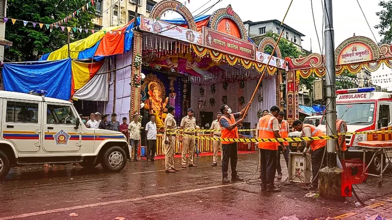 मुंबई के लालबाग में गणपति उत्सव के दौरान बड़ा हादसा, करंट की चपेट में आने से दो की मौत