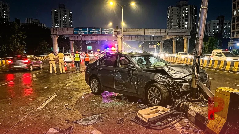 मुंबई में खौफनाक सड़क हादसा: तेज रफ्तार BMW दुर्घटनाग्रस्त, तीन युवकों की दर्दनाक मौत