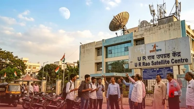 क्या चांद पर अमेरिका का कब्जा हो सकता है? डोनाल्ड ट्रंप के दावे ने छेड़ी अंतरिक्ष कानून पर नई बहस
