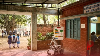 क्या एआई और रोबोट के दौर में स्कूल की अहमियत खत्म हो रही है? समझिए नई पीढ़ी की शिक्षा का सच
