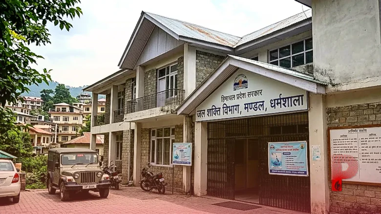 हिमाचल प्रदेश: जल शक्ति विभाग के 400 आउटसोर्स कर्मचारियों की नौकरी पर खतरा, 30 सितंबर के बाद वेतन मिलना बंद