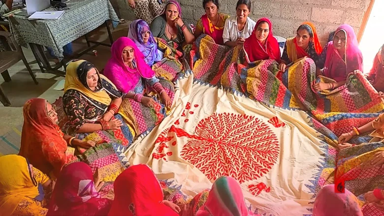 बाड़मेर की महिलाओं का कमाल: थार की तपती रेत छोड़ कपड़ों पर खिला रहीं हरियाली, जापान तक फैली धागों की कारीगरी