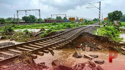 छत्तीसगढ़ में आफत की बारिश: रेलवे ट्रैक धंसने और जलभराव से कई ट्रेनें रद्द, सफर पर निकलने से पहले देखें पूरी सूची