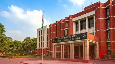 राहुल गांधी का वोट चोरी का नैरेटिव हुआ फेल, ज्ञानेश कुमार और चुनाव आयोग पर उठाए सवालों ने कांग्रेस को ही घेरा