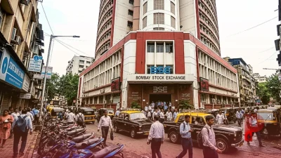 भारतीय शेयर बाजार में बिकवाली का दौर: सेंसेक्स 488 अंक फिसला, निफ्टी 22,700 के स्तर से नीचे