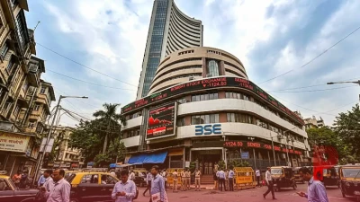 शेयर बाजार में हाहाकार: सेंसेक्स 1124 अंक टूटा, निवेशकों के 8 लाख करोड़ रुपये स्वाहा