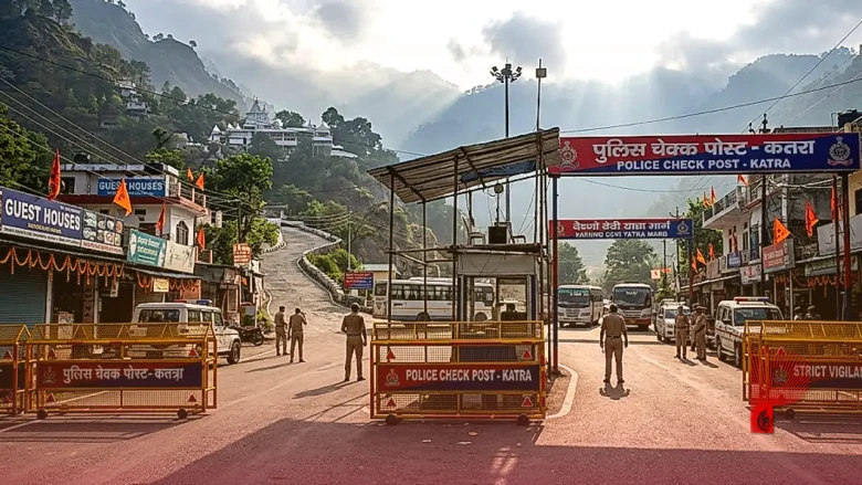 नवरात्रि के मद्देनजर कटरा में सुरक्षा का कड़ा पहरा, चप्पे-चप्पे पर रहेगी पुलिस की नजर