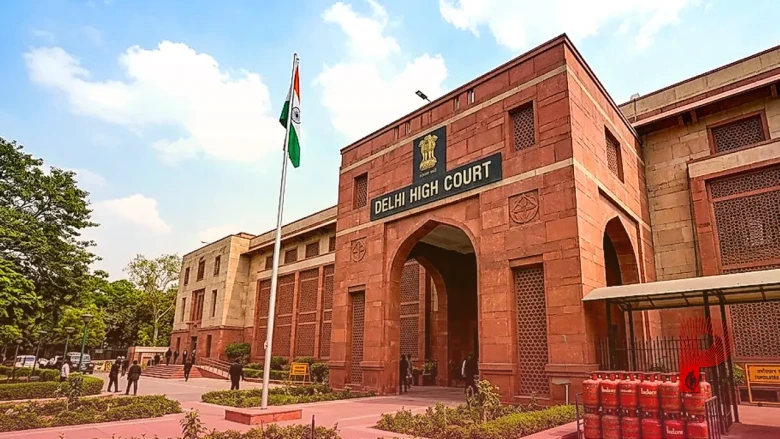 एलपीजी सिलेंडर बुकिंग में आधार प्रमाणीकरण की अनिवार्यता पर दिल्ली हाईकोर्ट सख्त, सरकार और कंपनियों से मांगा जवाब