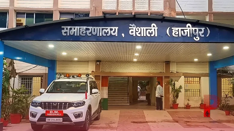 वैशाली: 'ऊपर तक पैसा जाता है' वाले वायरल ऑडियो पर एसएसपी का कड़ा एक्शन, दो पुलिसकर्मी निलंबित