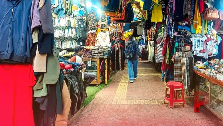नैनीताल की गलियों में छिपा है खरीदारी का नया पता, तिब्बती बाजार के पीछे युवाओं की पहली पसंद बना पालिका बाजार