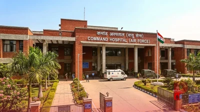 कैप्टन स्मित मच्छार की बहादुरी: UAE में भारतीय राजदूत ने की मुलाकात, 174 लोगों की जान बचाने वाले रियल हीरो की हालत स्थिर