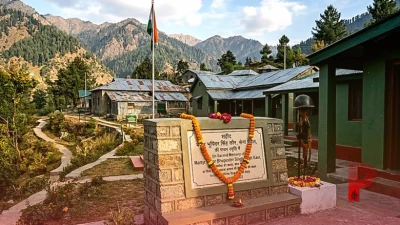 निमरत कौर ने बयां किया पिता की शहादत का दर्द, नकली वर्दी में आए आतंकियों ने किया था अपहरण