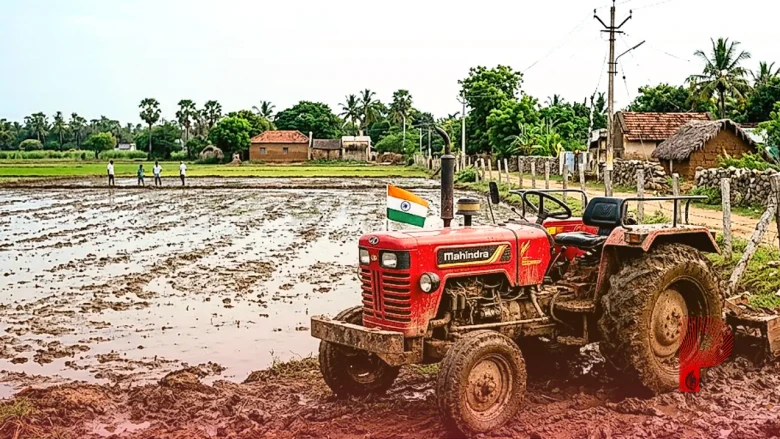 मदुरंतकम उपचुनाव: प्रचार के दौरान सीएम विजय का दिखा अनोखा अंदाज, कीचड़ भरे खेत में चलाया ट्रैक्टर