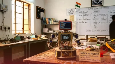 पूर्णिया के छात्रों का कमाल: महज 5500 रुपये में तैयार किया AI रोबोट 'नोवा', हिंदी-अंग्रेजी में करेगा हर बात