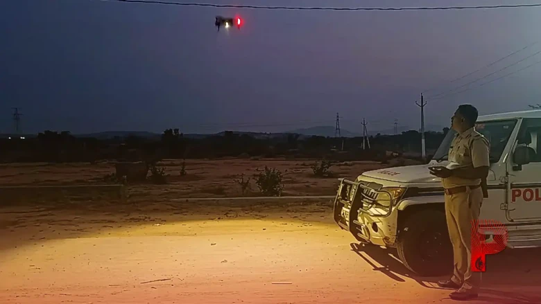 अंधेरी रातों में छतों पर बरसते रहस्यमय पत्थर, पुलिस और युवाओं का पहरा भी साबित हुआ नाकाम