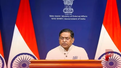 ग्रीन कार्ड पर प्रतिबंध के फैसले से भड़का भारत, अमेरिका को दिया करारा जवाब, जेडी वेंस की 'बंधुआ मजदूर' वाली टिप्पणी पर जताई कड़ी आपत्ति