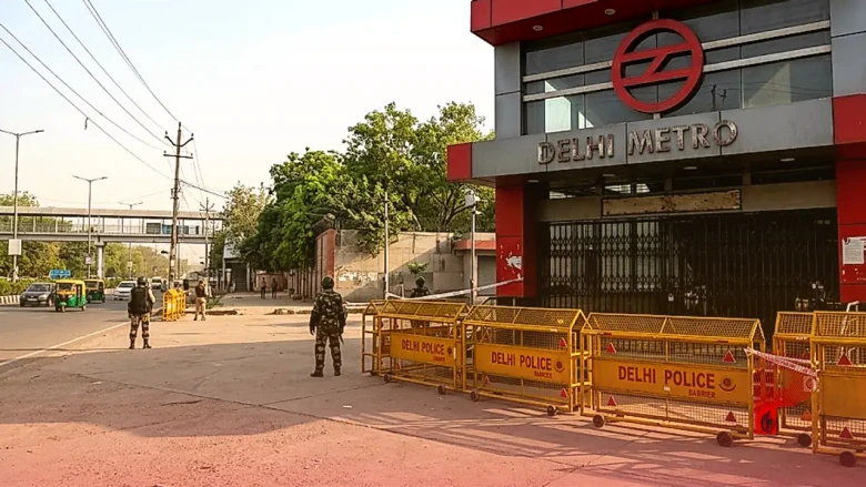 दिल्ली मेट्रो का बड़ा फैसला: प्रदर्शन के चलते 45 स्टेशन बंद, शाम 6 बजे तक एंट्री-एग्जिट पर रोक