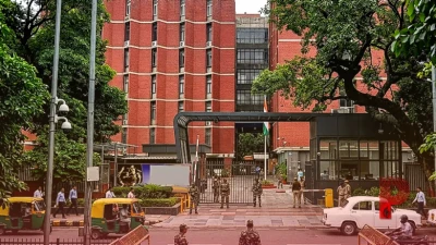 चुनाव आयोग के समर्थन में लामबंद हुए 124 पूर्व अधिकारी, धांधली के बेबुनियाद आरोपों पर जताई चिंता