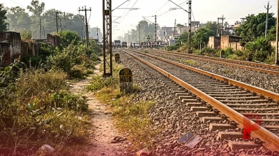 सोशल मीडिया रील का घातक जुनून: कोबरा से स्टंट करने वाले युवक की मौत, पटरी पर रील बनाते जान गंवा बैठा दूसरा लड़का