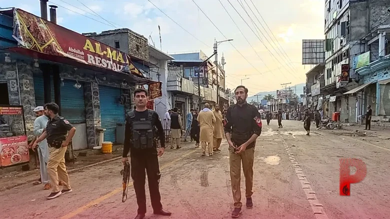 पाकिस्तान में बड़ा राजनीतिक संकट: खैबर पख्तूनख्वा में लागू हुई इमरजेंसी, इमरान खान की पार्टी की सरकार बर्खास्त