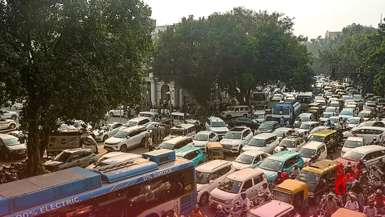दिल्ली में 12 अक्टूबर को सड़कों पर भारी जाम की चेतावनी, 30 अहम जगहों पर बदलेगा ट्रैफिक रूट