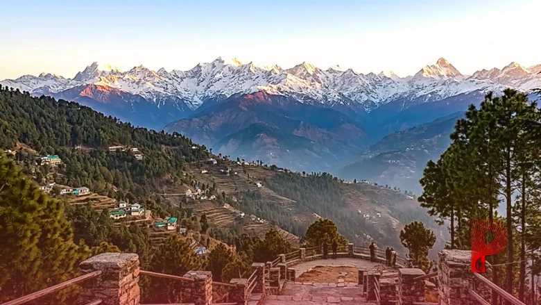 नैनीताल और मसूरी को भूल जाएंगे, कौसानी में दिखता है हिमालय का अद्भुत 180 डिग्री नजारा